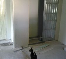 Futur douche a l'italienne avec lave main dans chambre RDC