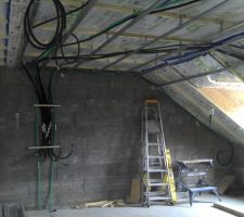 C'est le d&eacute;but du passage des gaines (dur de ne rien oublier)