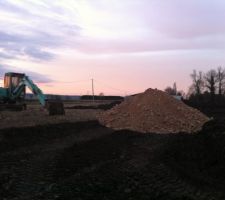Livraison du gravier pour l'acc&egrave;s au chantier
