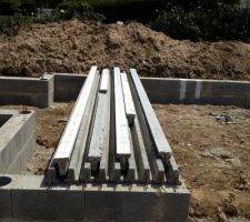 Poutrelle    marquage en blanc pour la futur nouvelle position de l'accès au VS