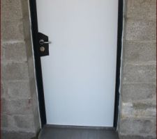 Nouveau seuil de la porte d'entr&eacute;e