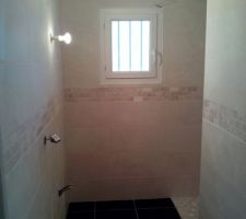 Carrelage SDB presque terminé