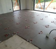 80x80 en gr&egrave;s rectifi&eacute;. joint de 2