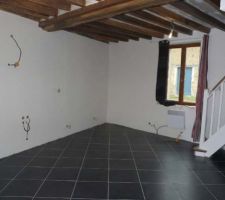 Joints carrelage et 2 couches aux murs