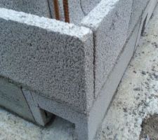 Détail d'un angle (garage).