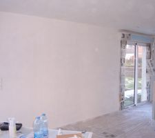 Peinture du plafond et des murs en cours