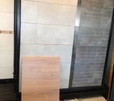 F&iuml;ence et galets choisit pour la salle de bain parents