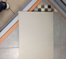 Carrelage command&eacute; pour le s&eacute;jour: bon &ccedil;a ne va pas avec la cuisine...