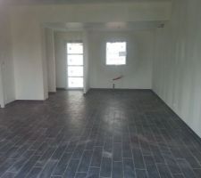 Carrelage et plinthes pos&eacute;es