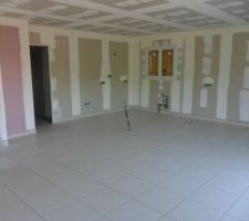 Pi&egrave;ce &agrave; vivre carrel&eacute;e