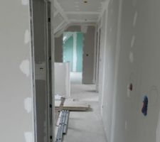 Fin des bandes - couloir étage
