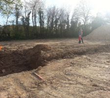 Visite du terrain courant avril... la viabilisation prend forme...