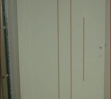 Porte concerto à peindre.