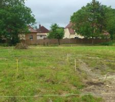 Implantation terminée, nettoyage du fonds de terrain