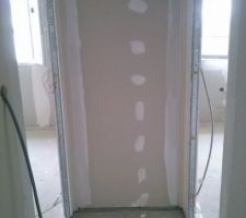 Vue couloir sur chambre 2 et 3