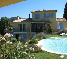 Le jardin de Salernes Var fini vu du pool house