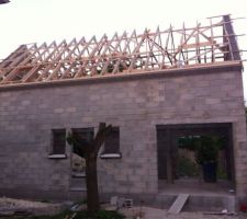 Fin de la charpente seuils de fenetres posés !