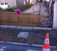 Attente forcée de 2 semaines pour l arrivee des tuiles, nous decidons de commencer les viabilités. Pour le TAE, c est fait !