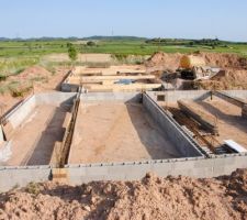 Coffrage pour couler les poutres