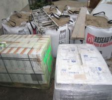 Carrelage livr&eacute; (aie mauvaise couleur), et du sable pour quelle op&eacute;ration ?