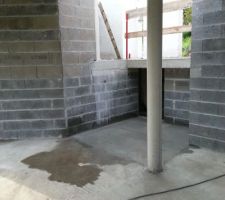La dalle a été allongée (sous escalier)