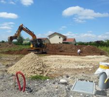 Premier coup de pelle dans le terrain