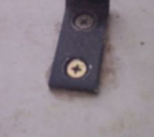 Voici un d&eacute;faut la pierre est casser tout autour