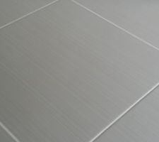 Carrelage choisi...
Carrelage Emma earl grey en 45*45
il s'agit d'un gris clair ligné