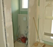 Toilettes du bas