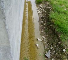 Toujours de l'eau dans le vide sanitaire, ça nous inquiète !!!!!