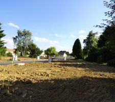 Les terrains sont born&eacute;s