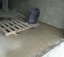 Le garage a pris un peu l'eau suite à l'orage violent de ce lundi matin