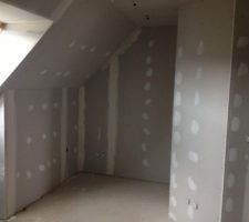 ETAGE : autre chambre (bureau)