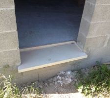 Seuil porte de service