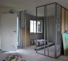 Porte entrée et bureau
