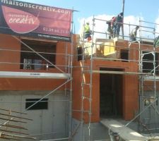 Coulage de la dalle de l'&eacute;tage...