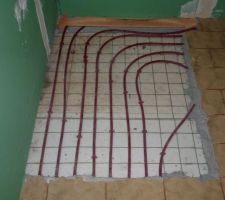 Emplacement (100 x 140 cm) de la future douche à l'italienne