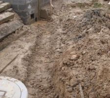 Tranchée pour gaines techniques.