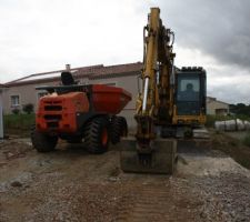 Les engins qui ont commencé à sévir sur notre terrain !