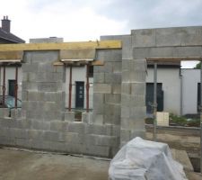 Pose du coffre BBI Fen&ecirc;tres Bureau