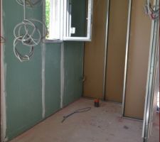 Vue sur notre future salle de douche