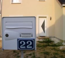 24 juin : Pose de la boite aux lettre