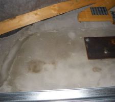 Traces d'humidités évidente côté intérieur du pignon