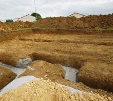 B&eacute;ton maigre en fond de fouilles, &eacute;paisseur 40cm