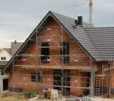 Mise en place de poutre au dessus des baies vitrées pour la pose ultérieur d'une pergola ou store ou véranda