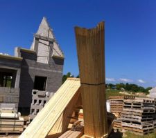 Derni&egrave;re etape avant la charpente