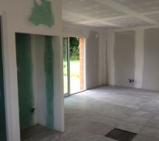 Carrelage fini ou presque il manque un carreau...