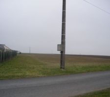 Terrain vu de la rue