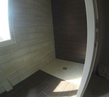 Pose de la fa&iuml;ence