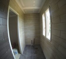 Pose de la fa&iuml;ence